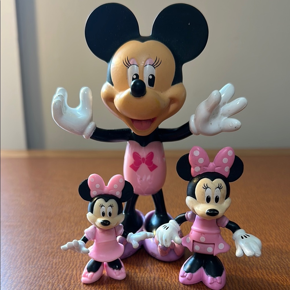Minnie Mouse Pink Figurine Set